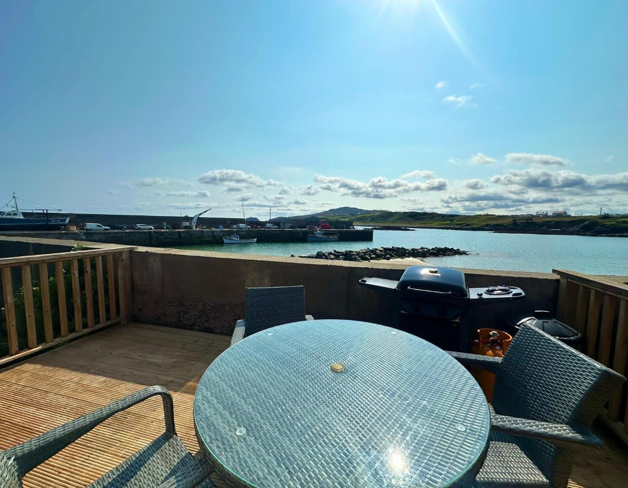Cosy Portmor Log Cabin- Sea Views, Deck & Relaxation Malin Head Exteriör bild